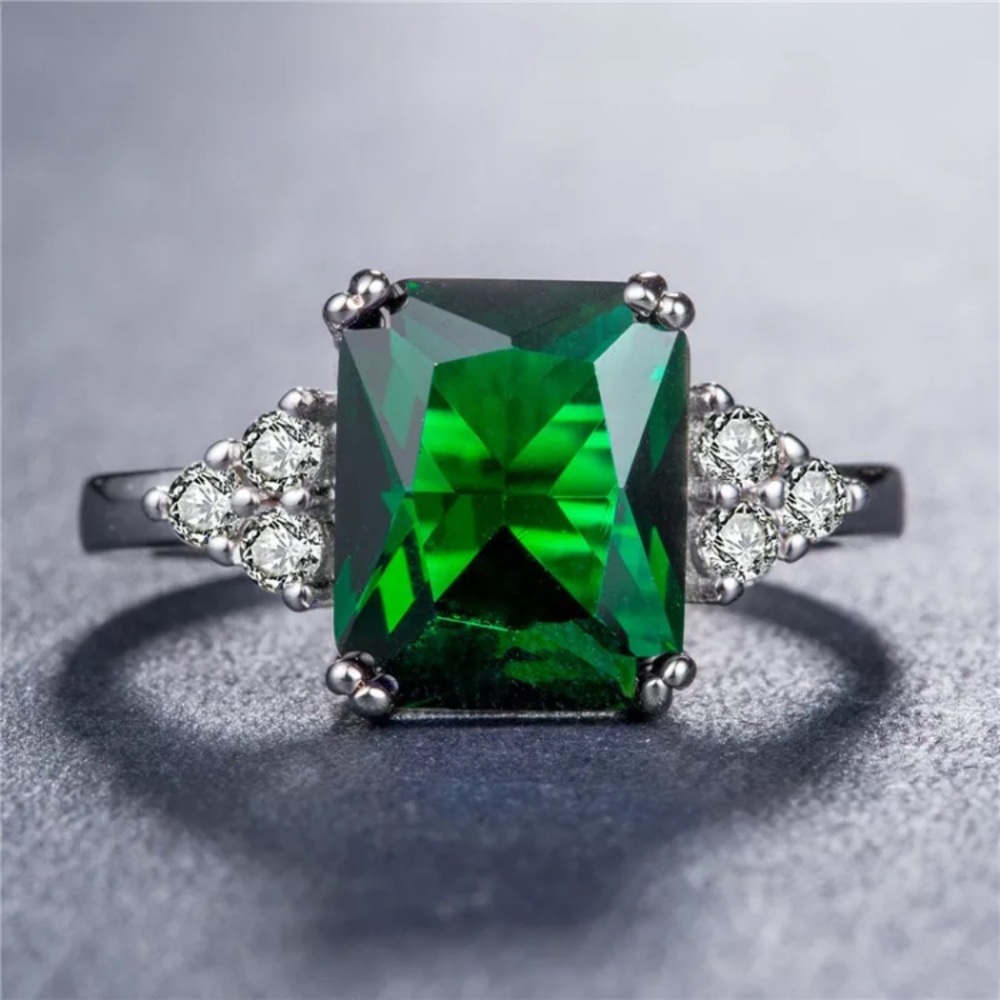 Elegant Green Gemstone Silver Ring